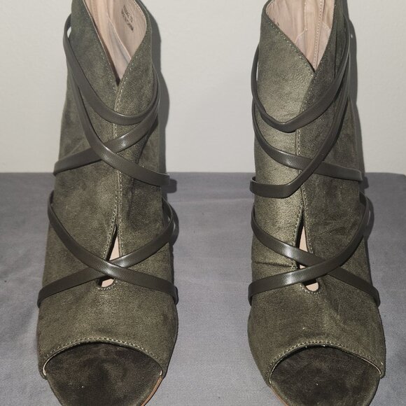 Journee Collection Olive Suede Open Toe Herka - Picture 1 of 6